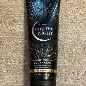 Bath & Body Works Black and Gold Moisturizer